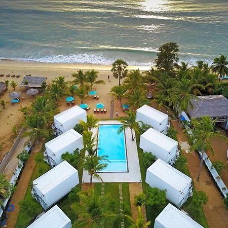 Arugambay Roccos Hotel อารูกัมเบย์ ภายนอก รูปภาพ