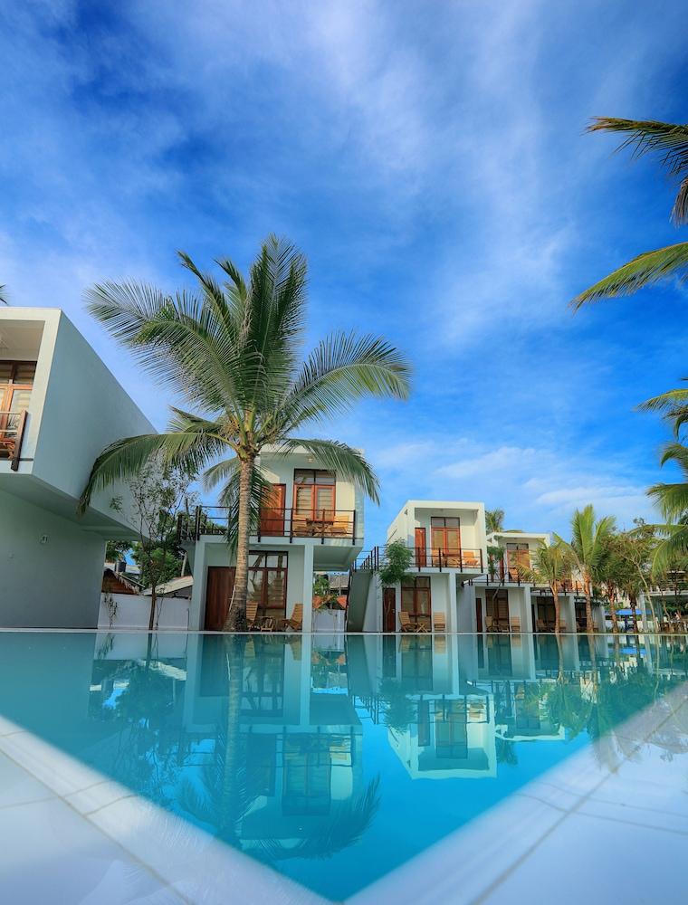 Arugambay Roccos Hotel อารูกัมเบย์ ภายนอก รูปภาพ