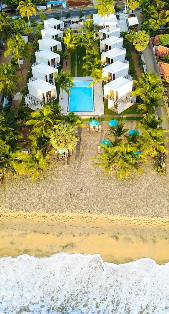 Arugambay Roccos Hotel อารูกัมเบย์ ภายนอก รูปภาพ