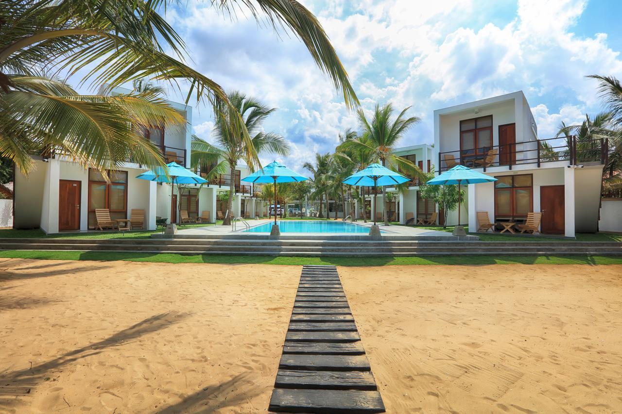 Arugambay Roccos Hotel อารูกัมเบย์ ภายนอก รูปภาพ