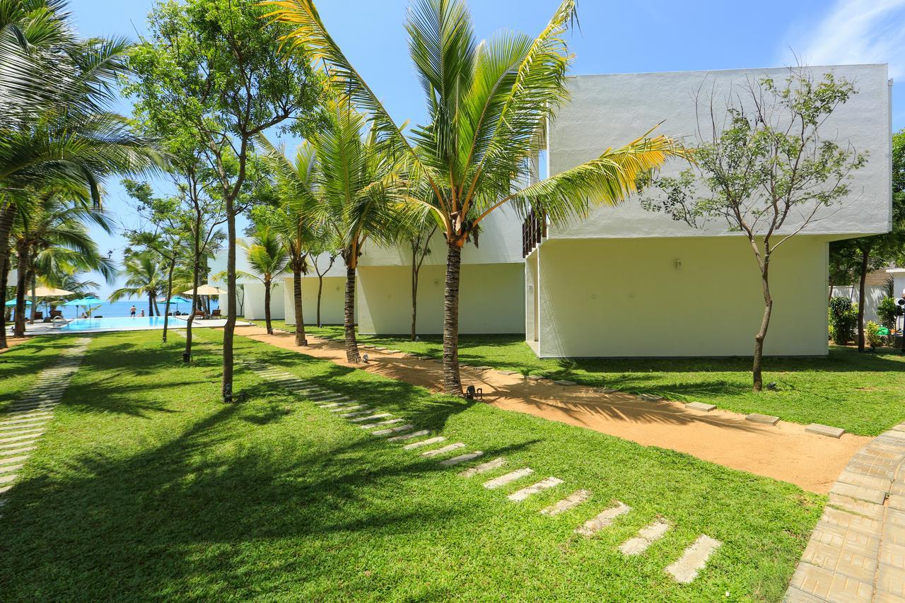 Arugambay Roccos Hotel อารูกัมเบย์ ภายนอก รูปภาพ